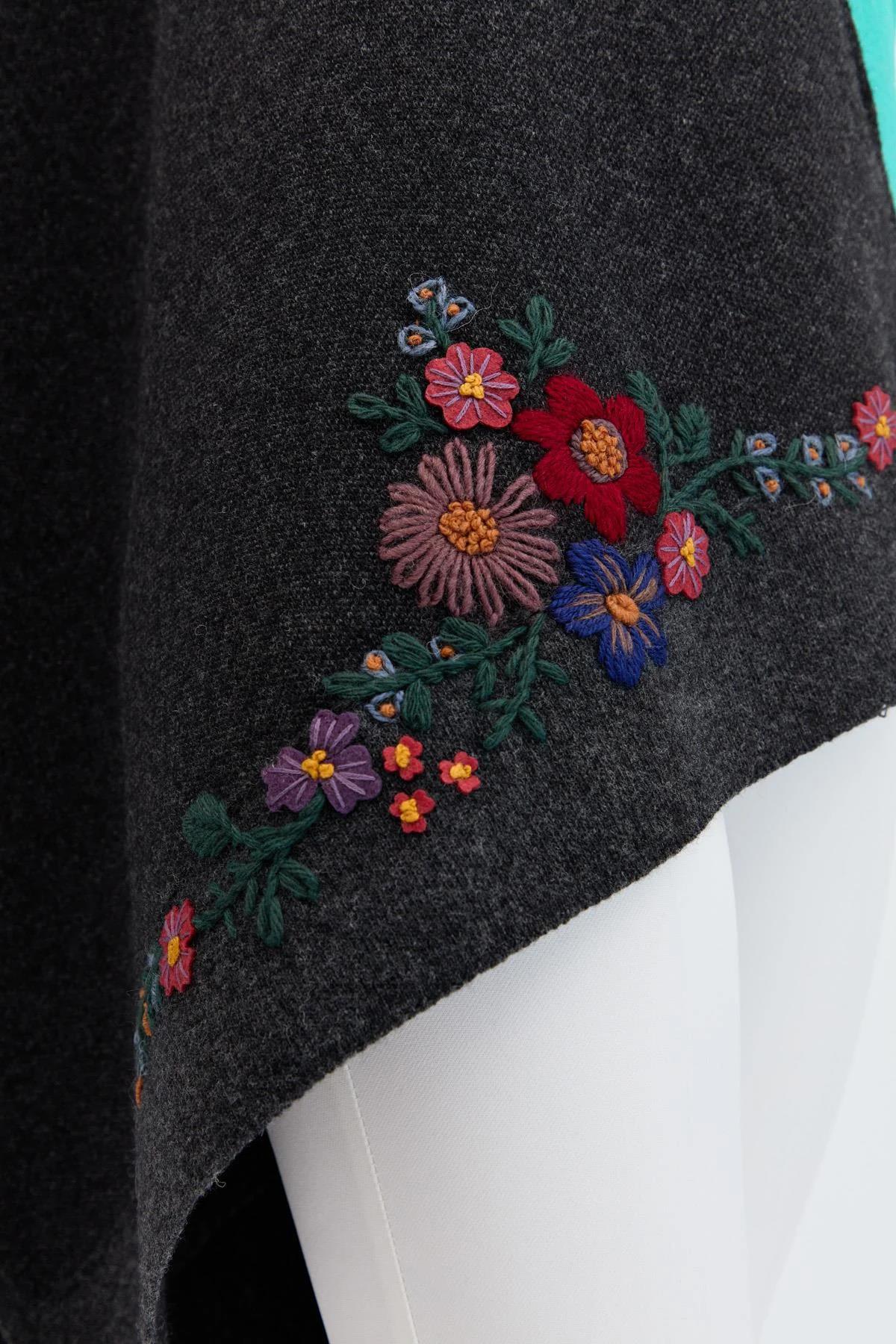 Flower Embroidered Knitted Shawl 