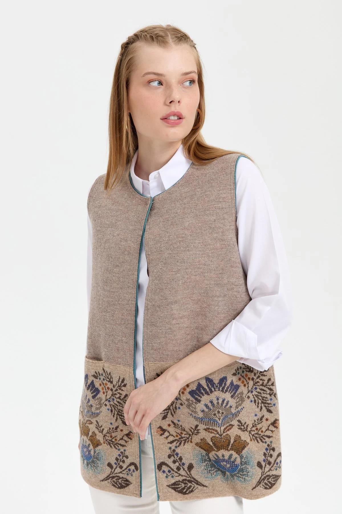 Women's Knitwear Open Front Arabboy Wool Vest 