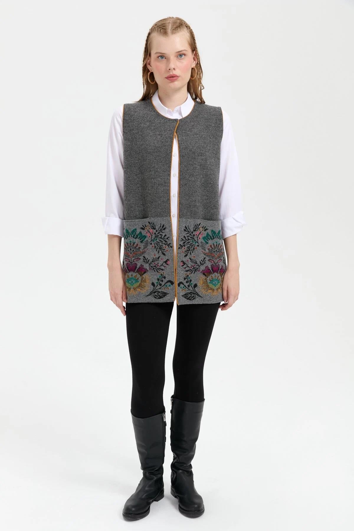 Women's Knitwear Open Front Arabboy Wool Vest 