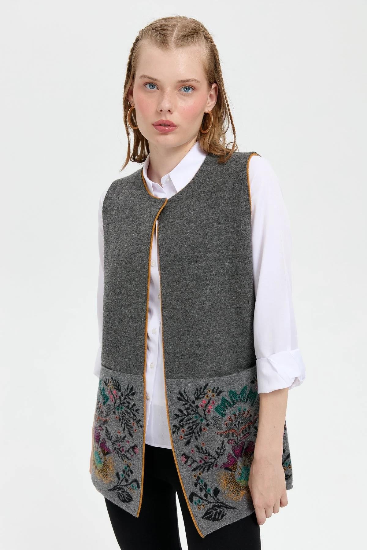 Women's Knitwear Open Front Arabboy Wool Vest 