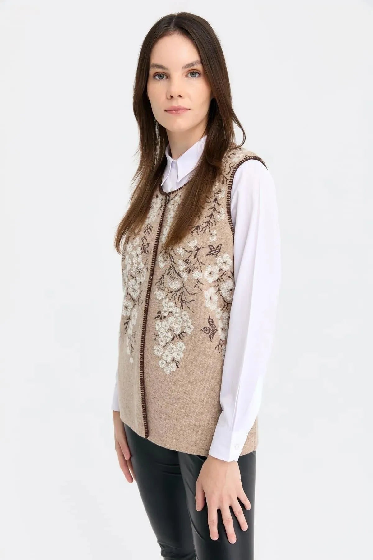 Zero Collar Wild Flower Patterned Wool Vest 