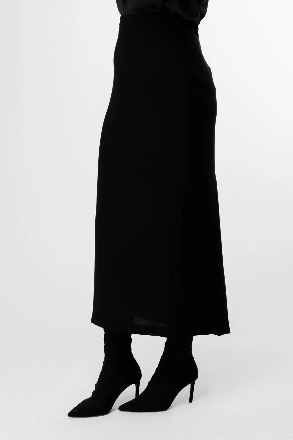 Maxi Length Slit Detail Plus Size Skirt