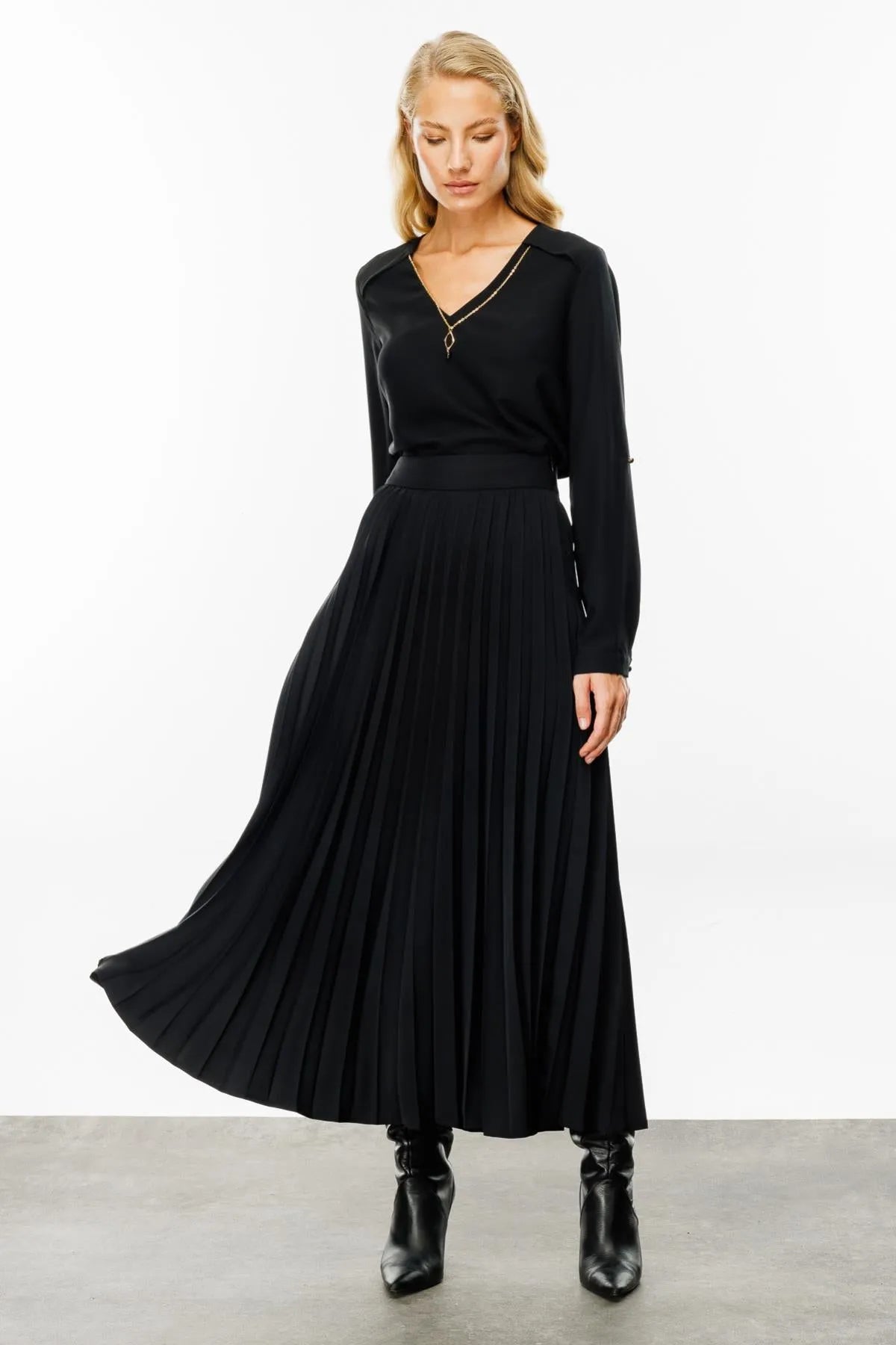 Pleated Long Skirt