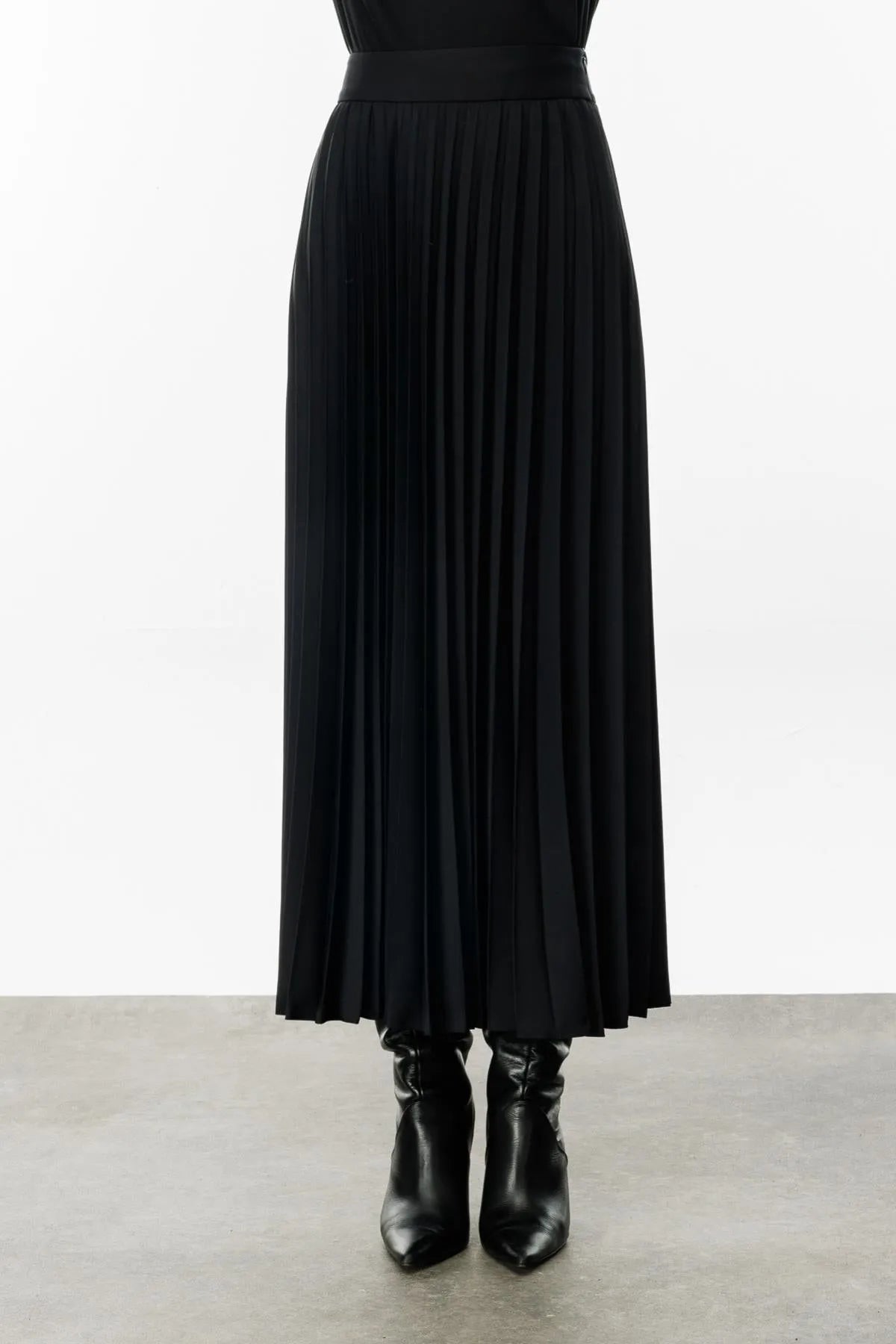 Pleated Long Skirt