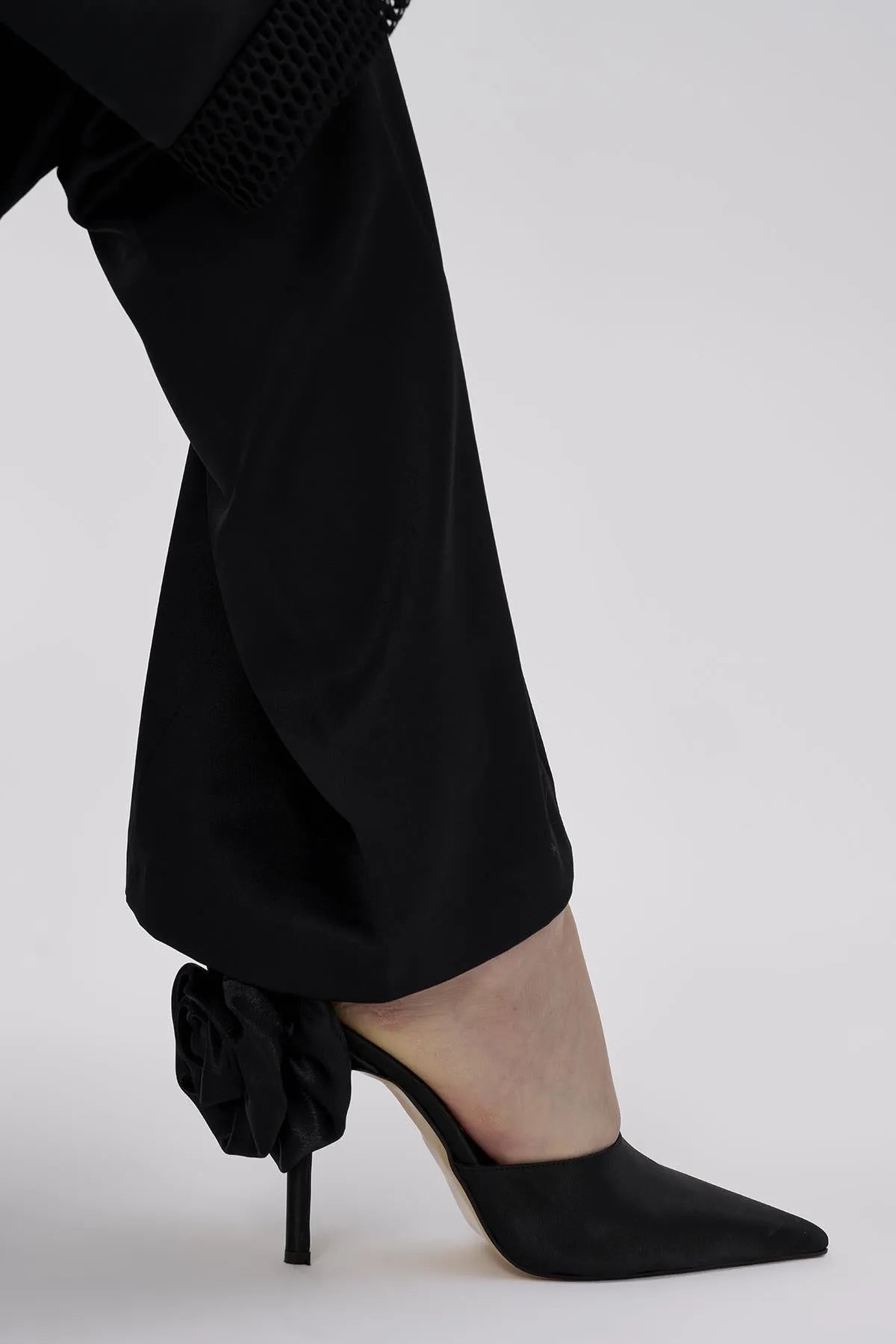 Satin Evening Dress Shoes with Roses on the Back