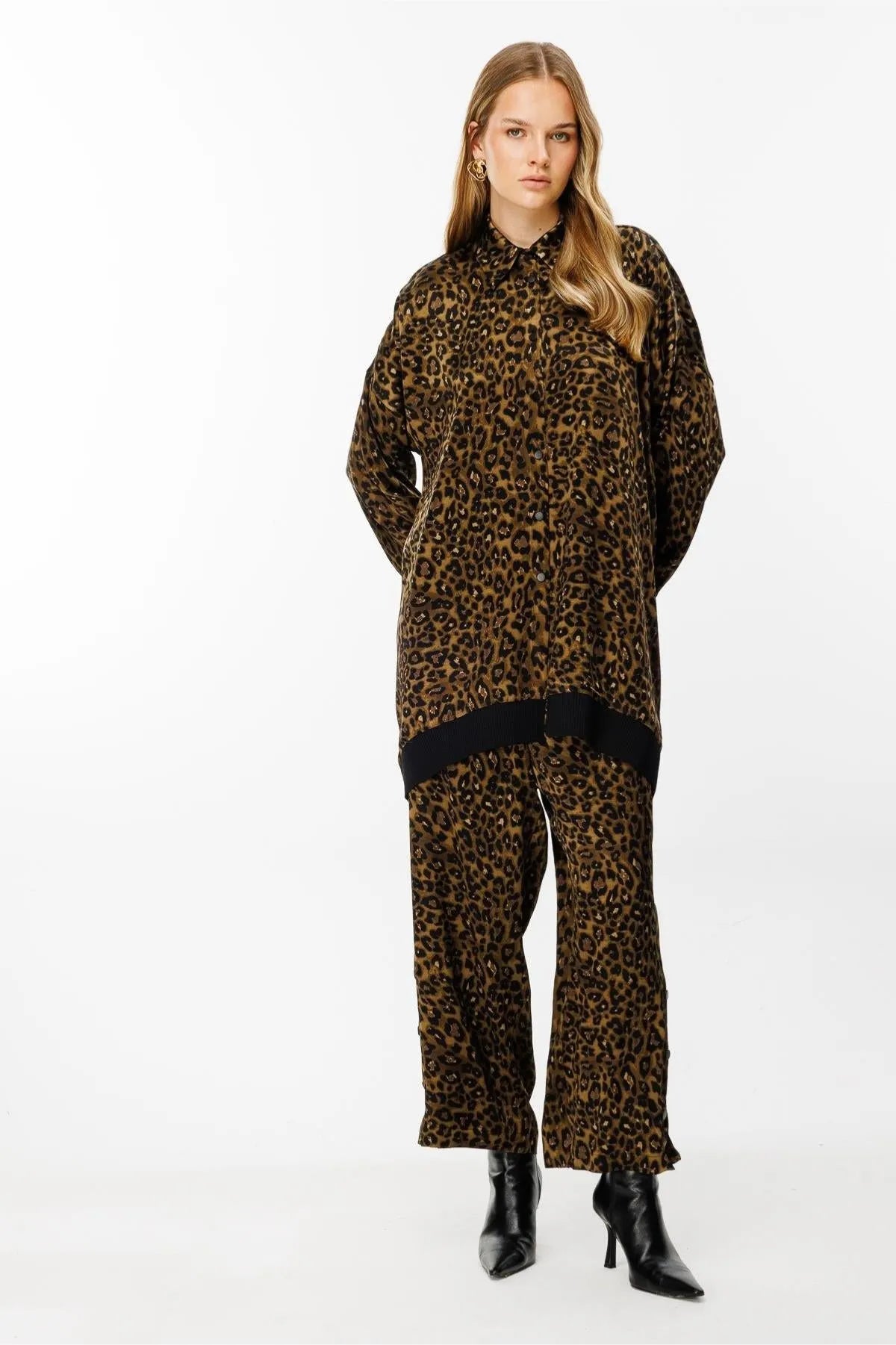 Leopard Patterned Rib Detailed Suit