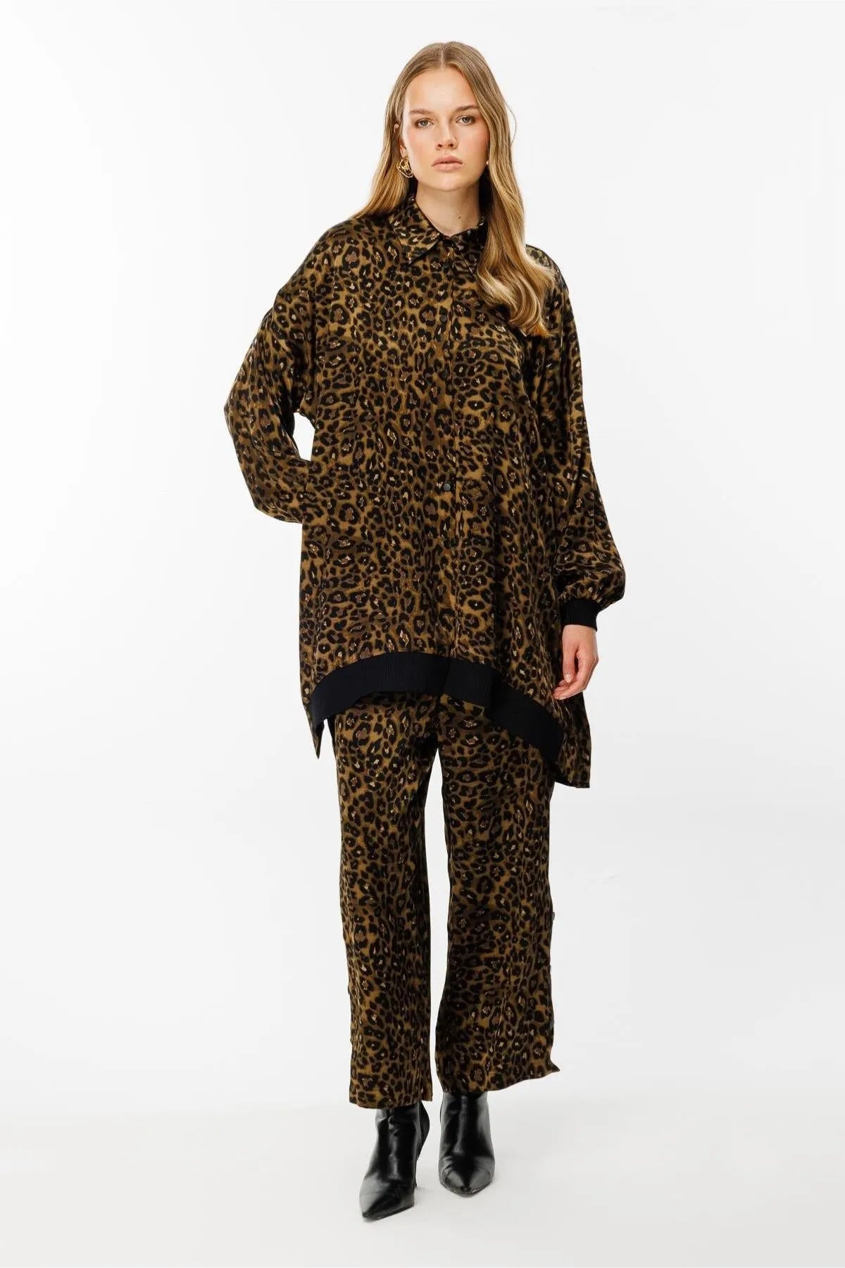 Leopard Patterned Rib Detailed Suit