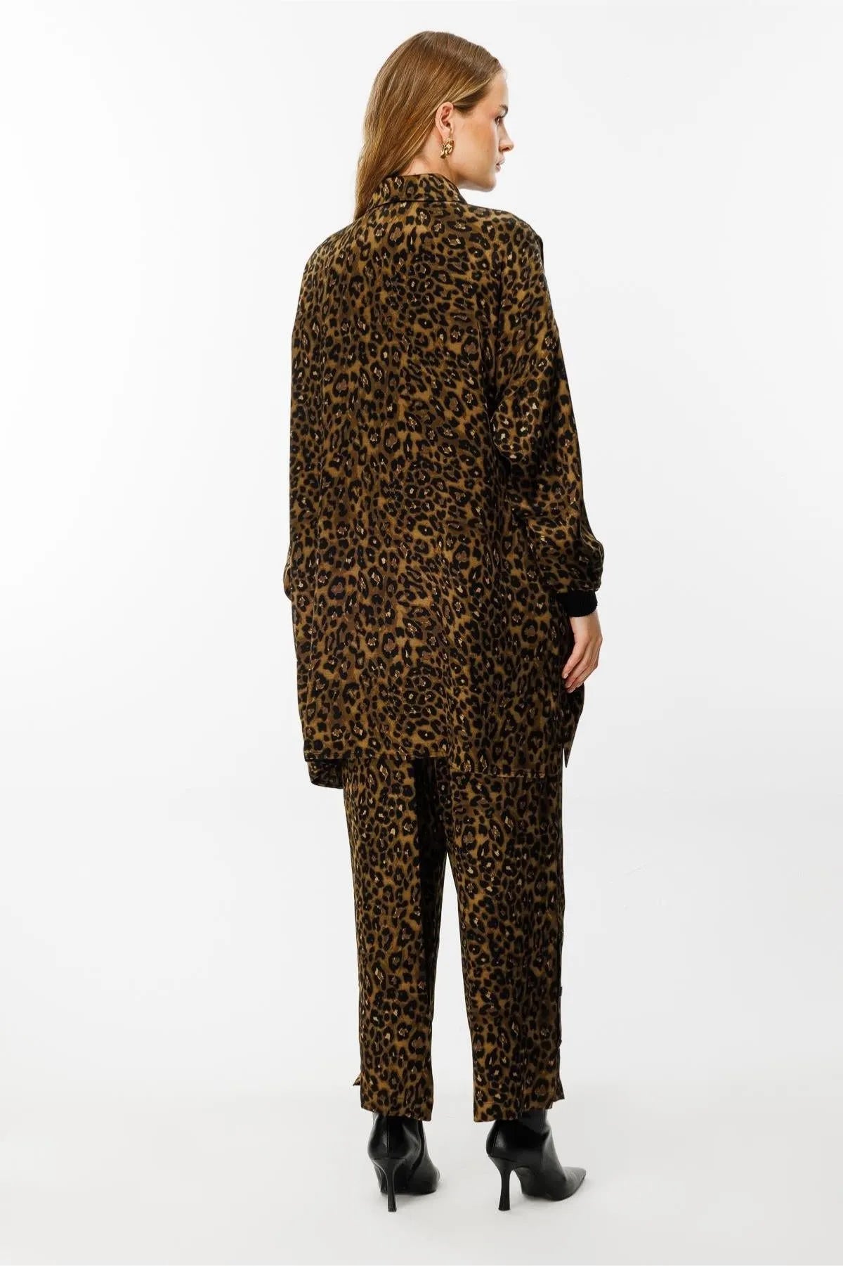 Leopard Patterned Rib Detailed Suit