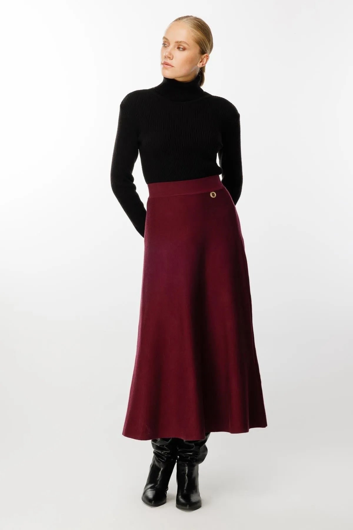 Basic Knit Skirt with Single Button Detail