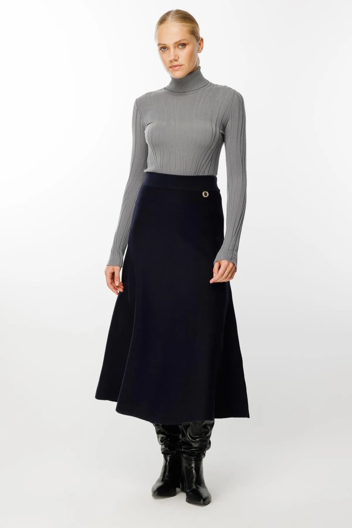 Basic Knit Skirt with Single Button Detail