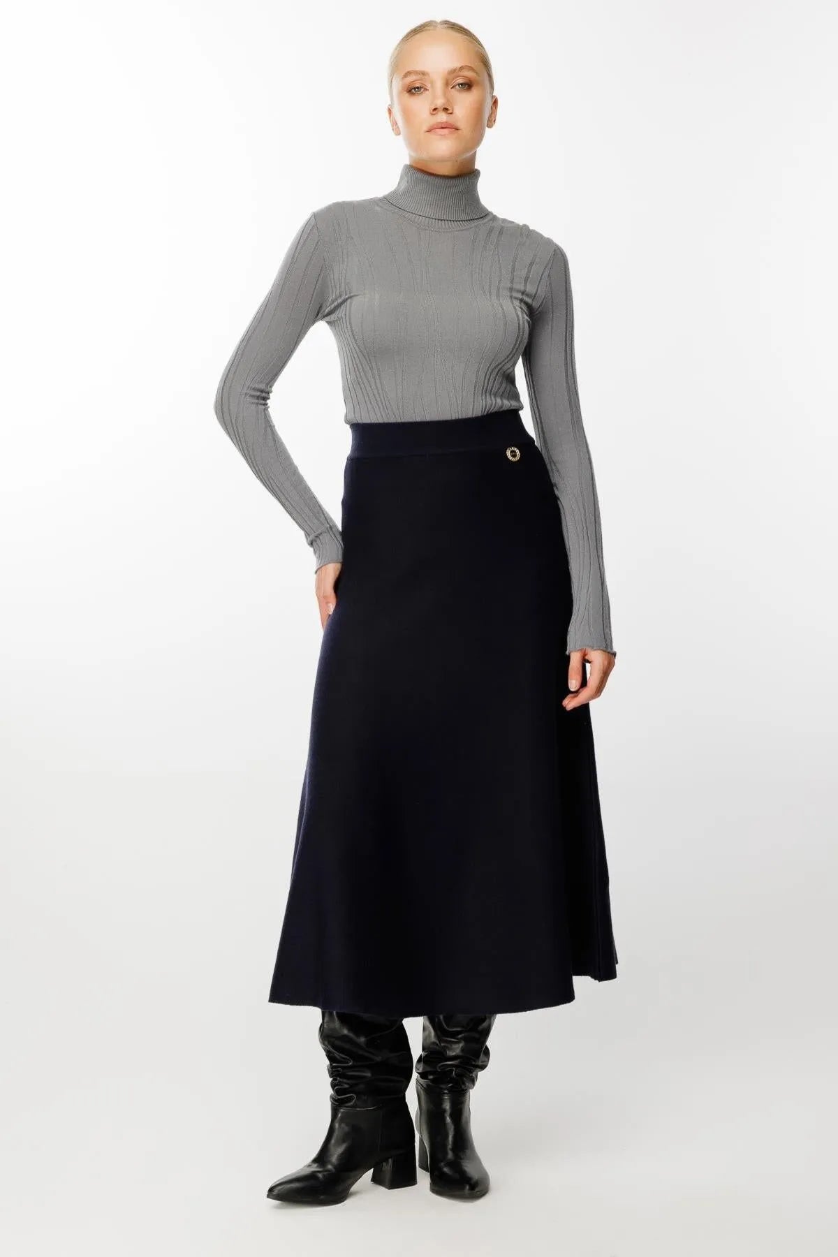 Basic Knit Skirt with Single Button Detail