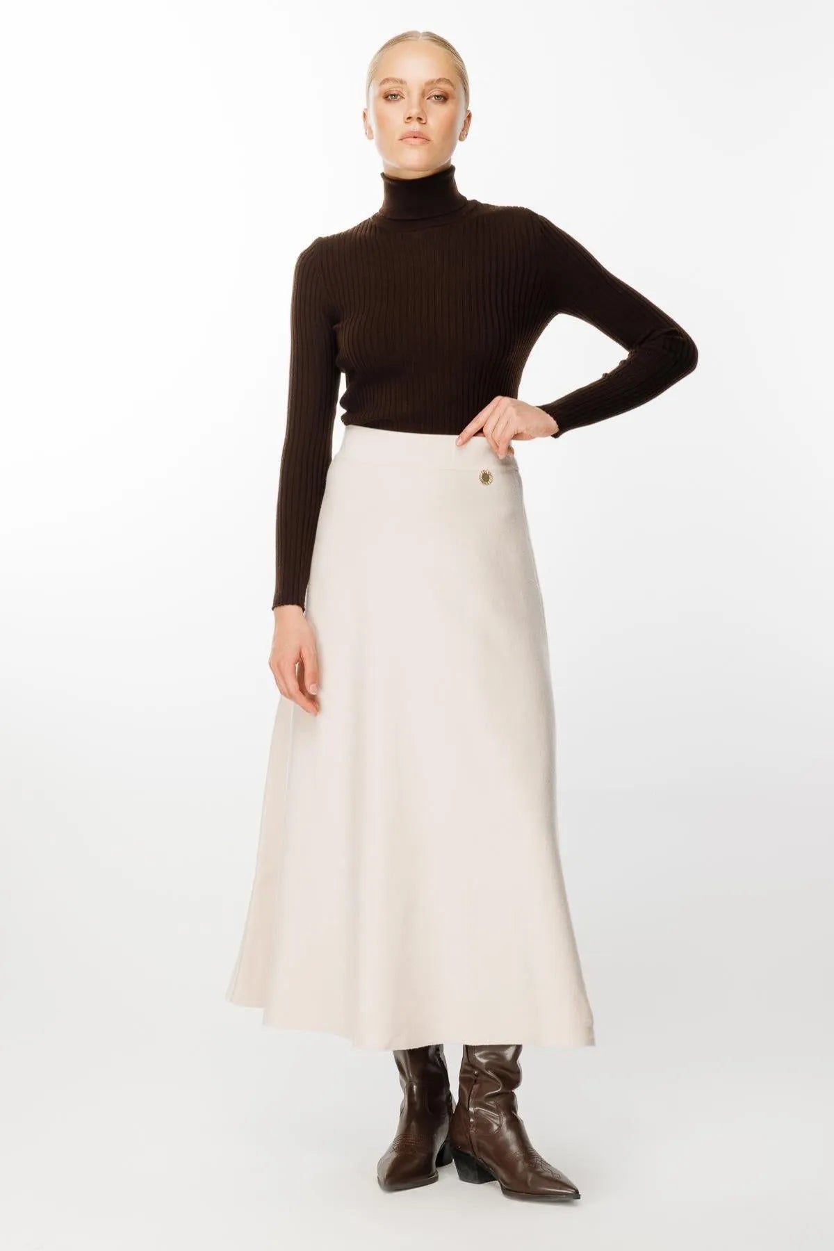 Basic Knit Skirt with Single Button Detail