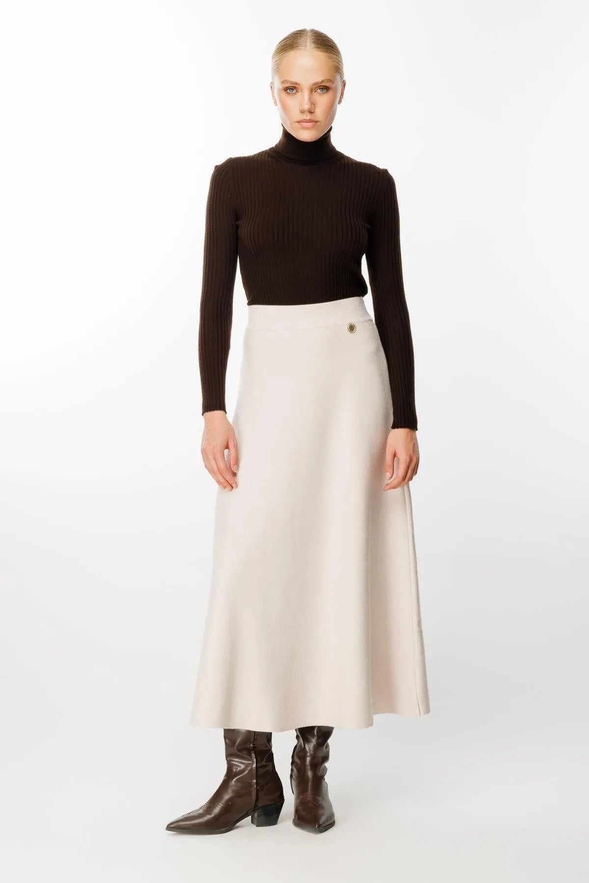 Basic Knit Skirt with Single Button Detail