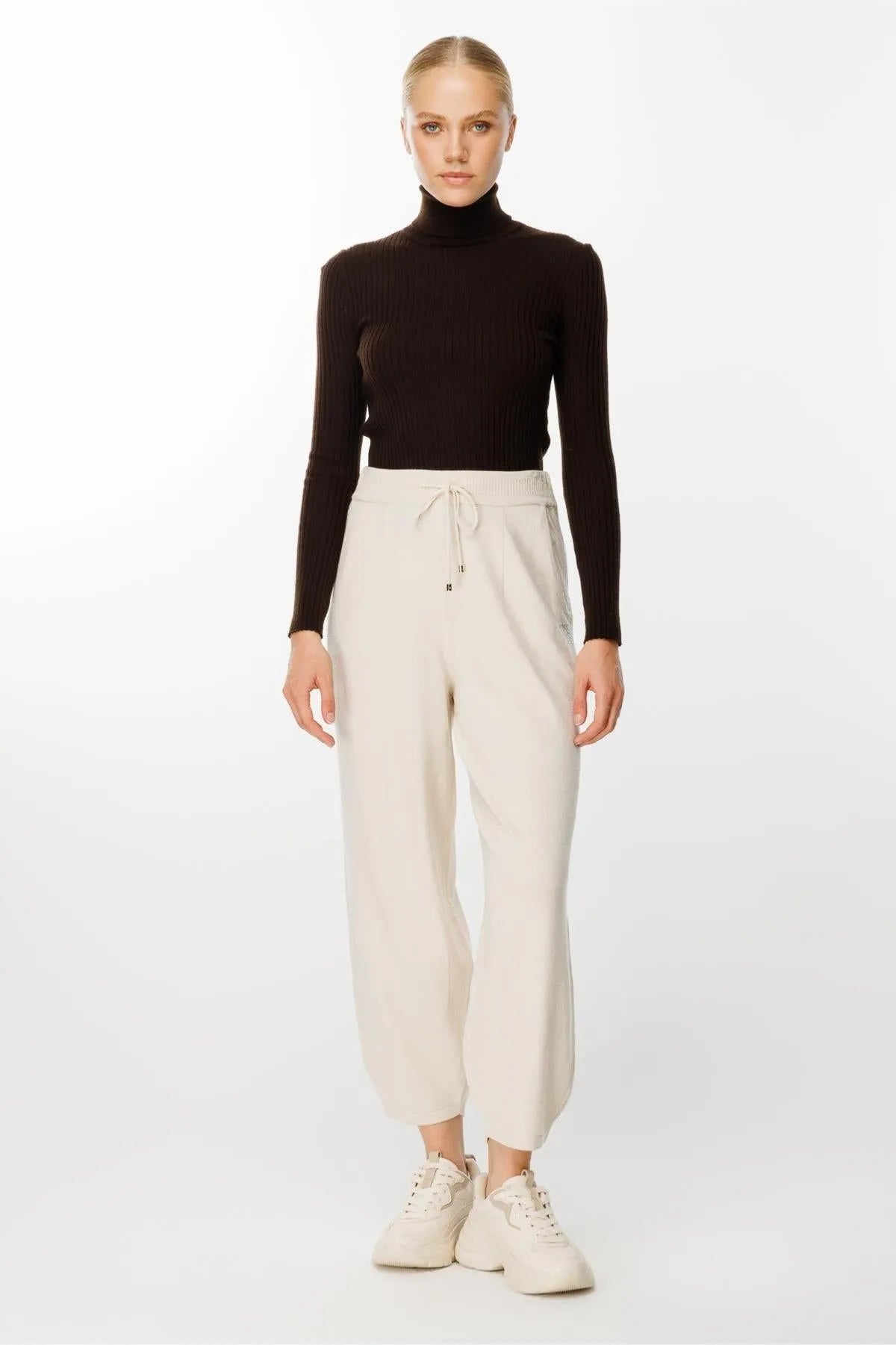 Tied Waist Knitted Trousers