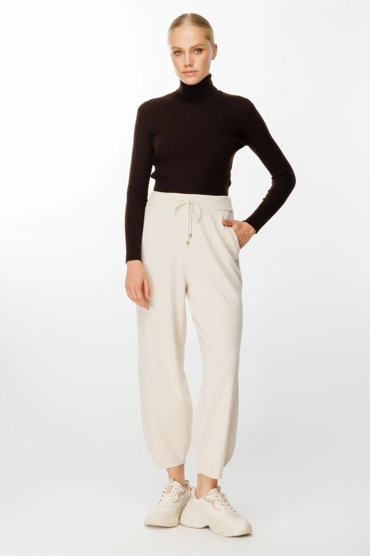 Tied Waist Knitted Trousers