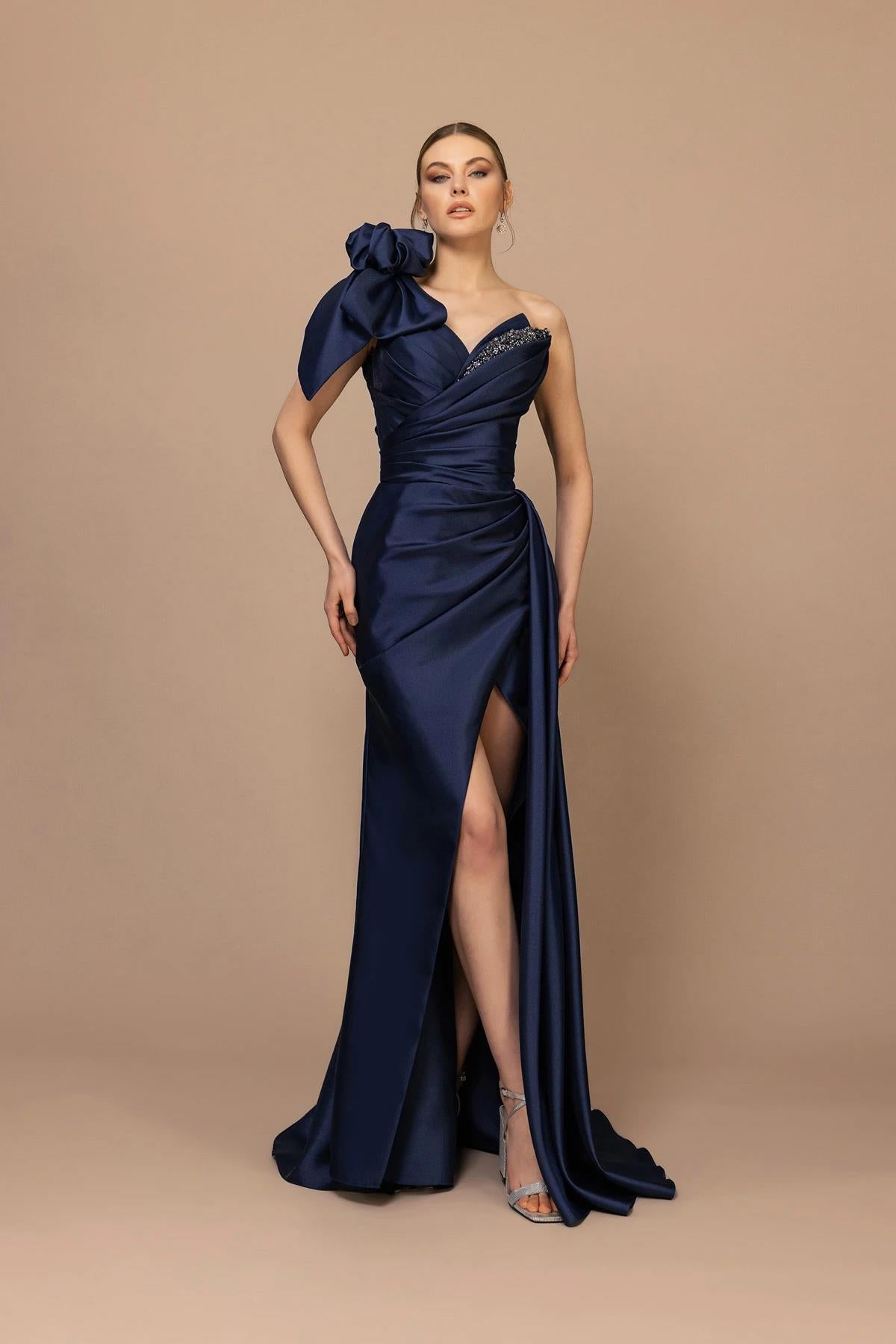 Strapless Stoned Bow Detailed Slit Long Evening Dress