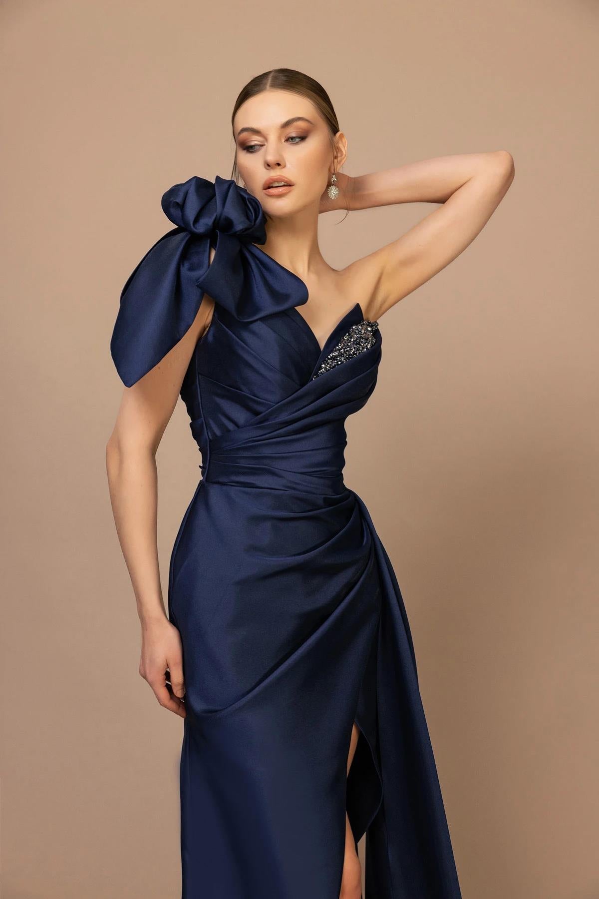 Strapless Stoned Bow Detailed Slit Long Evening Dress