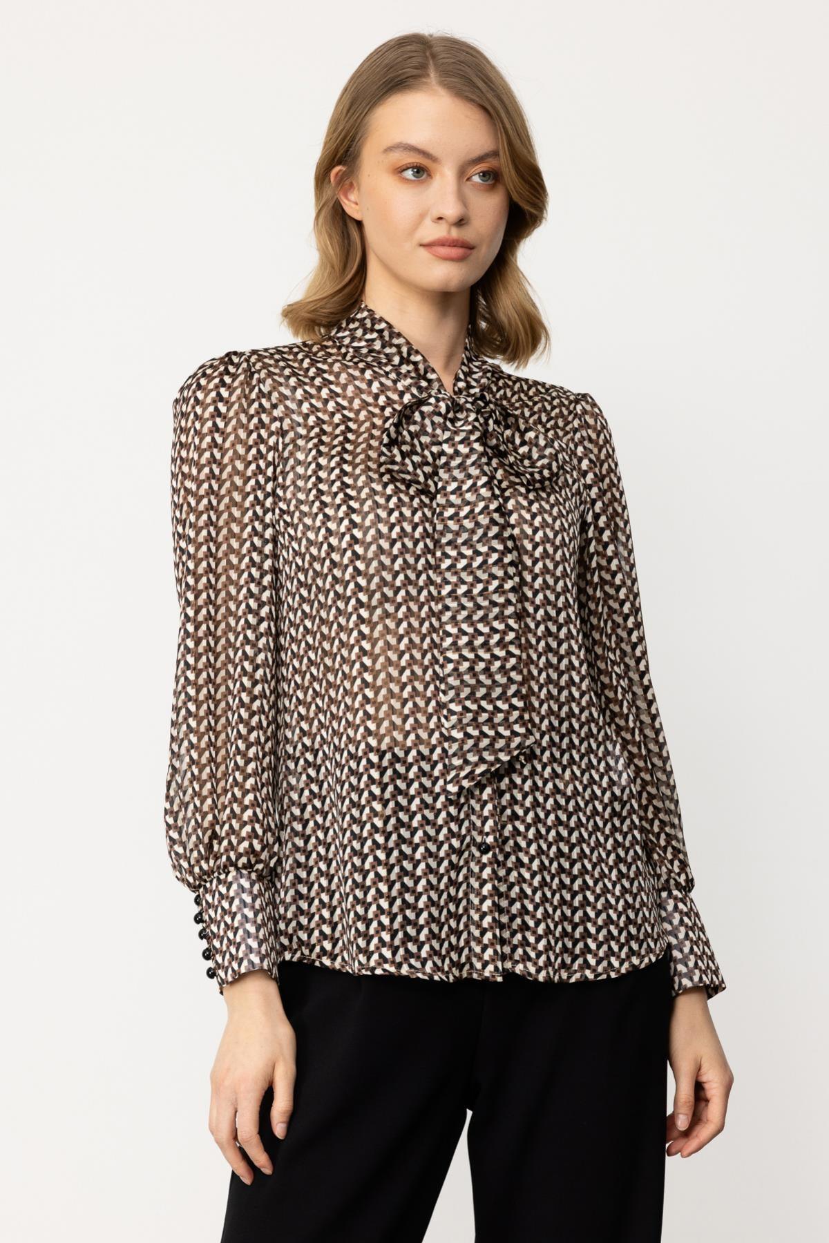 Kravat Yakalı Desenli Şifon Bluz - Eser Giyim