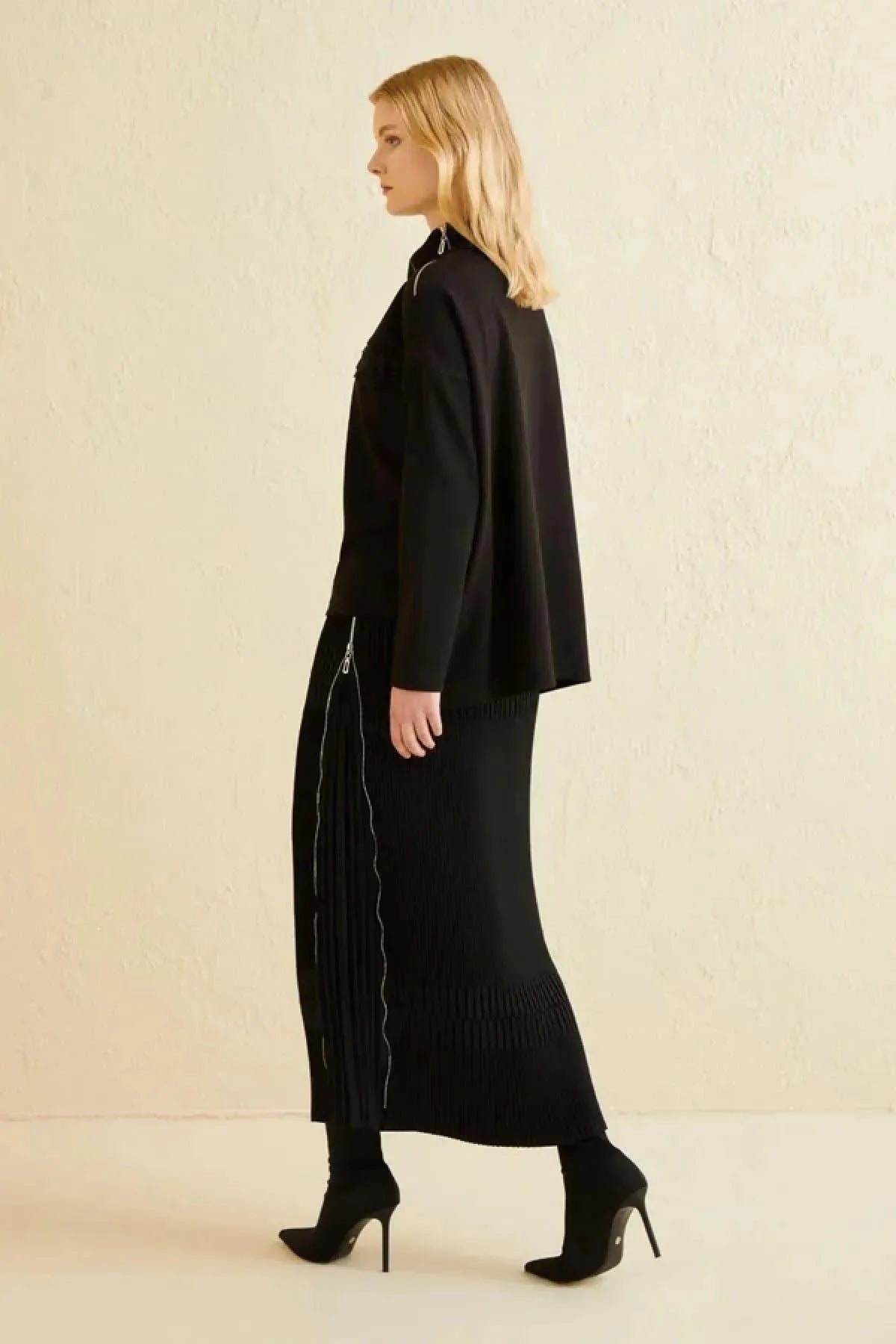 Pleated Long Skirt with Side Zipper Detail