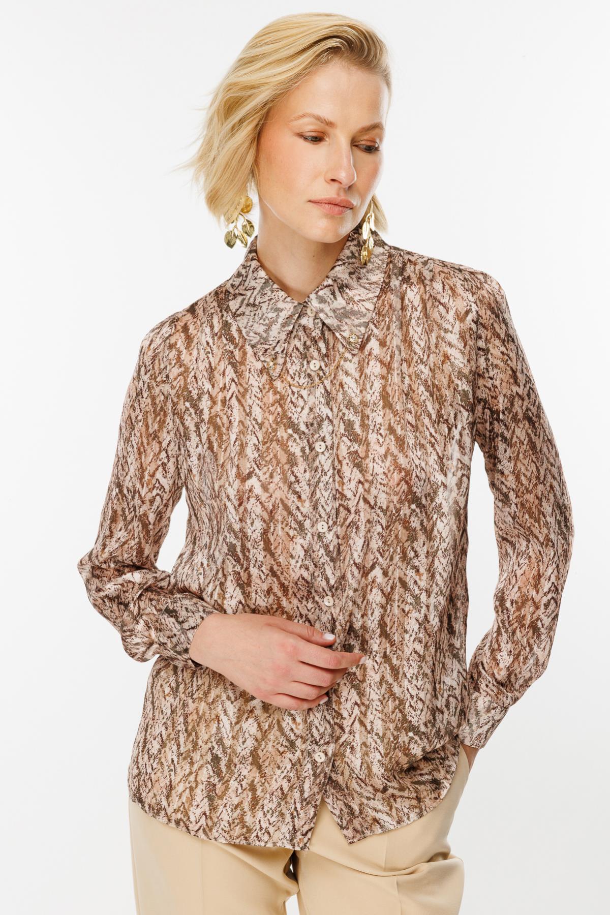 Patterned Collar Accessory Shirt