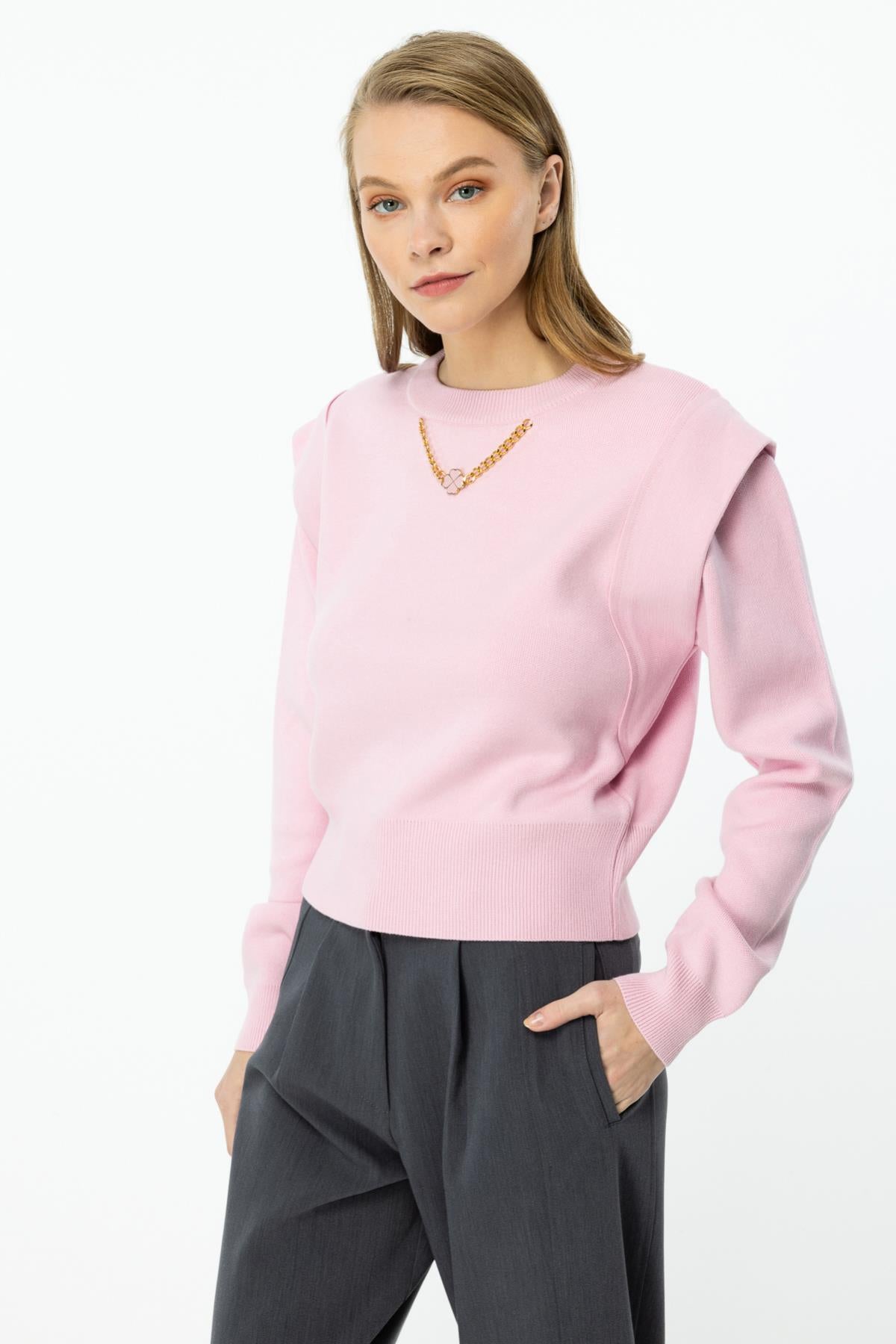 Short Sweater with Front Accessory