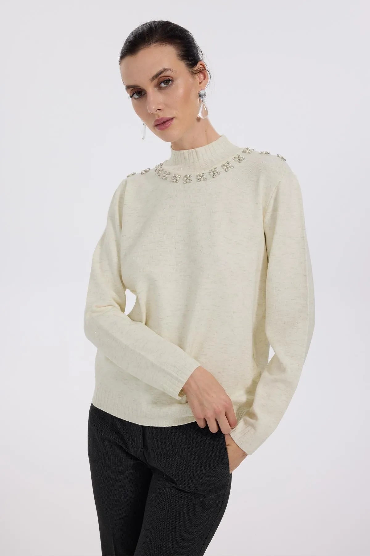 Flower Stone Collar Glittery Knitted Sweater