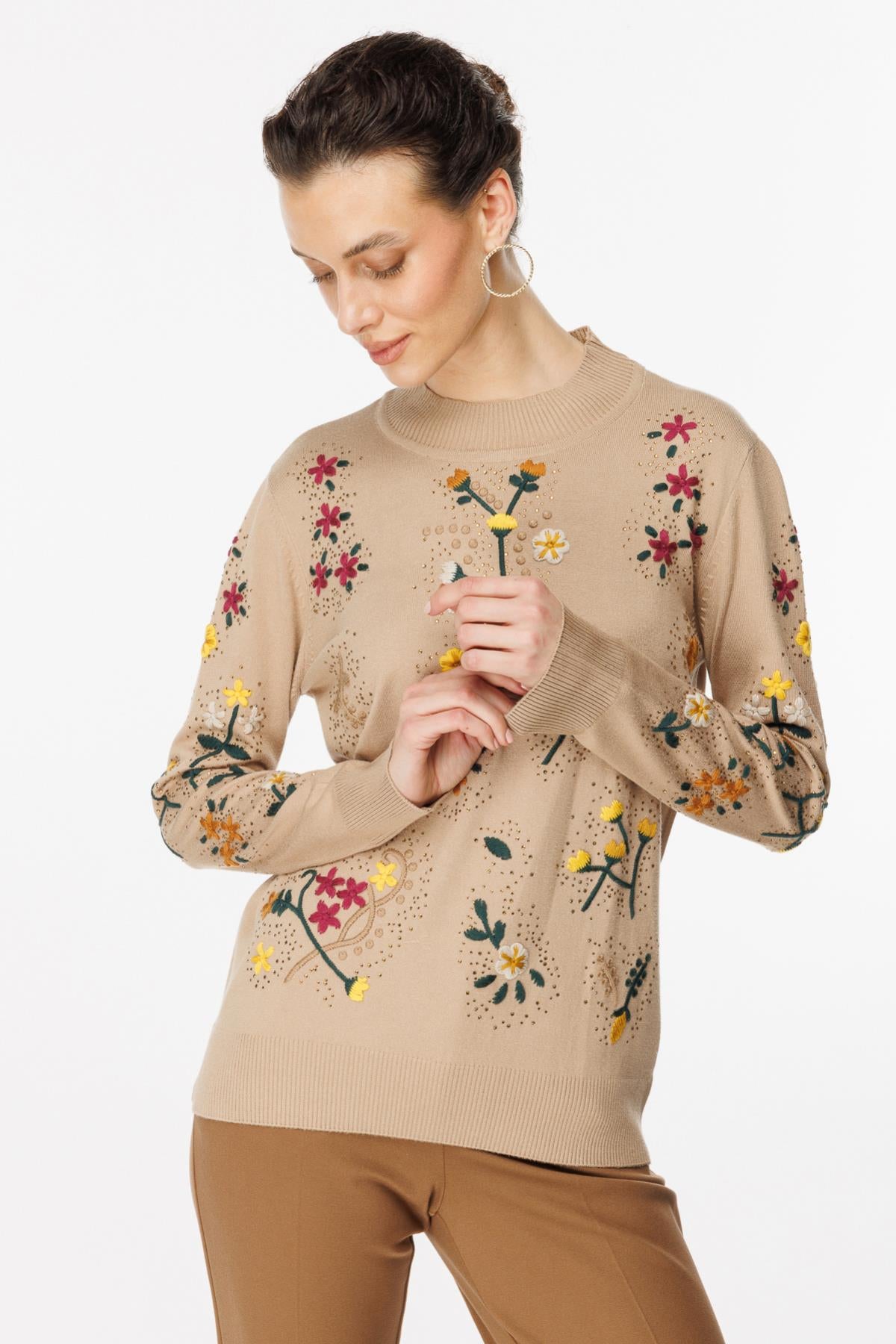 Stand Collar Embroidered Knitwear Sweater